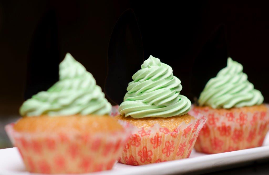 Cupcakes with Matcha Green Tea Cream Toppings